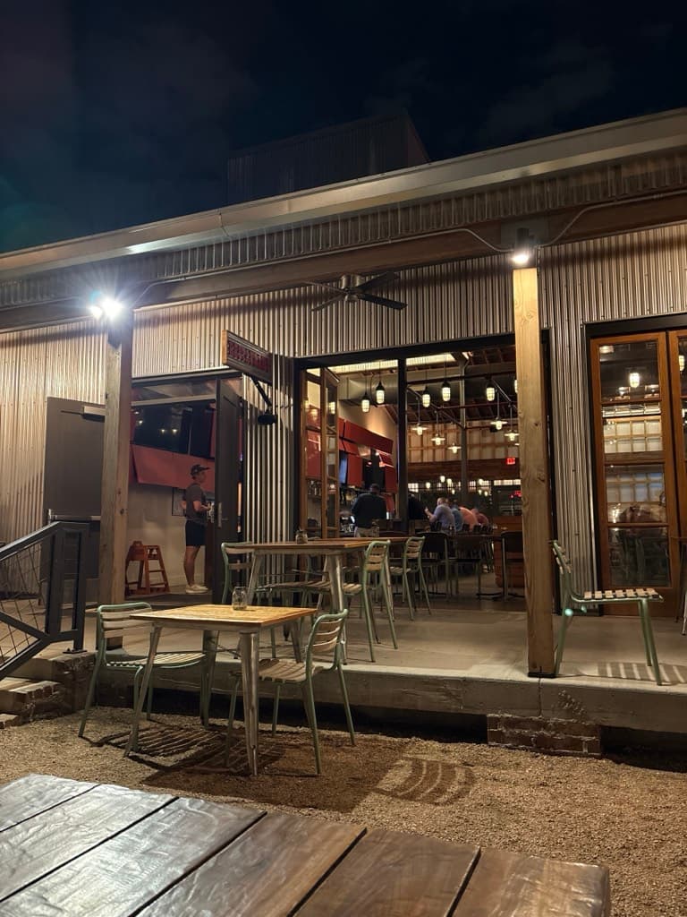 The Midnight Shift Restaurant & Bar — foto