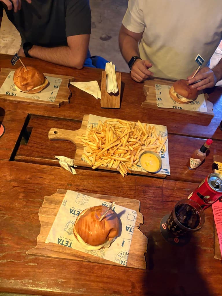 Teta Cheese Bar — foto