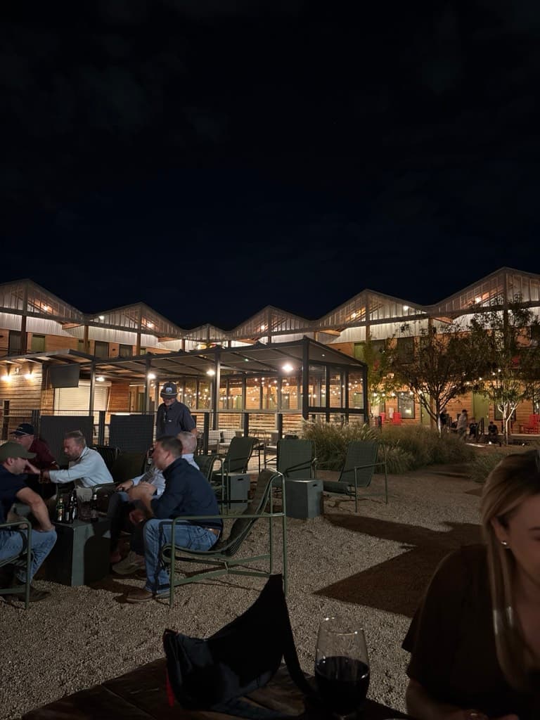 The Midnight Shift Restaurant & Bar — foto