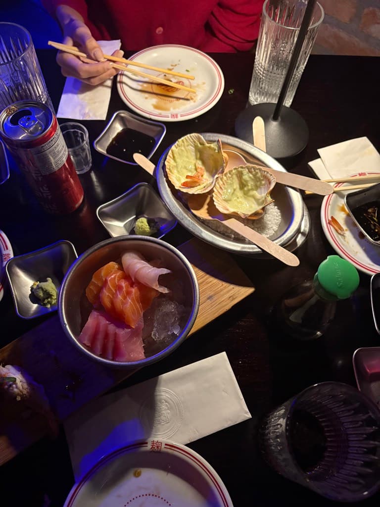 Koji: Culinária japonesa, Rodízio, Sushi, Sashimi, Temaki, Delivery, Asa Sul — foto