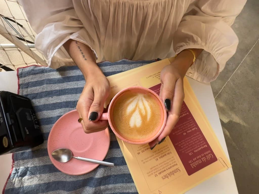 Glória - livraria de rua, café e espaço cultural — foto