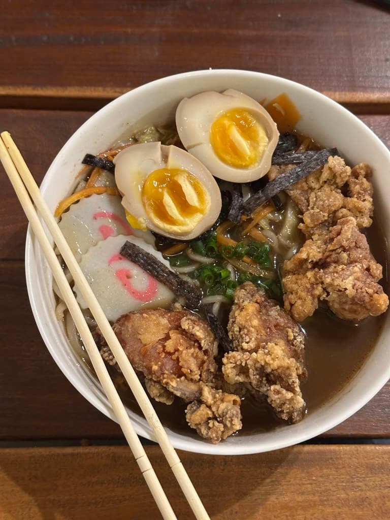 Katsu Lamen e Teishoku — foto