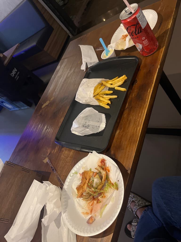Mal Feito Lanches — foto