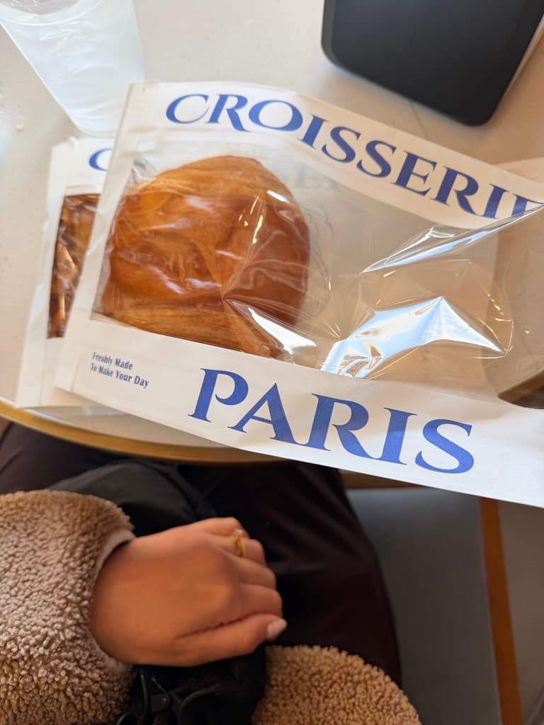 Paris Croisserie Bakery And Cafe — foto