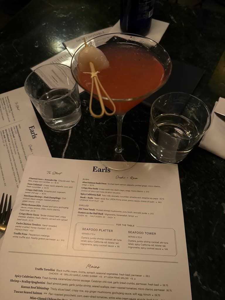 Earls Kitchen + Bar — foto