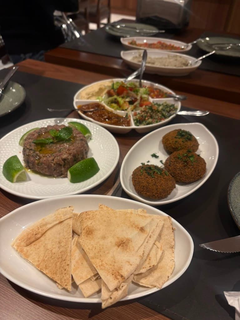 Mashawi Comida árabe — foto