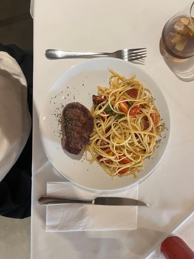 Tête à Tête Café — foto